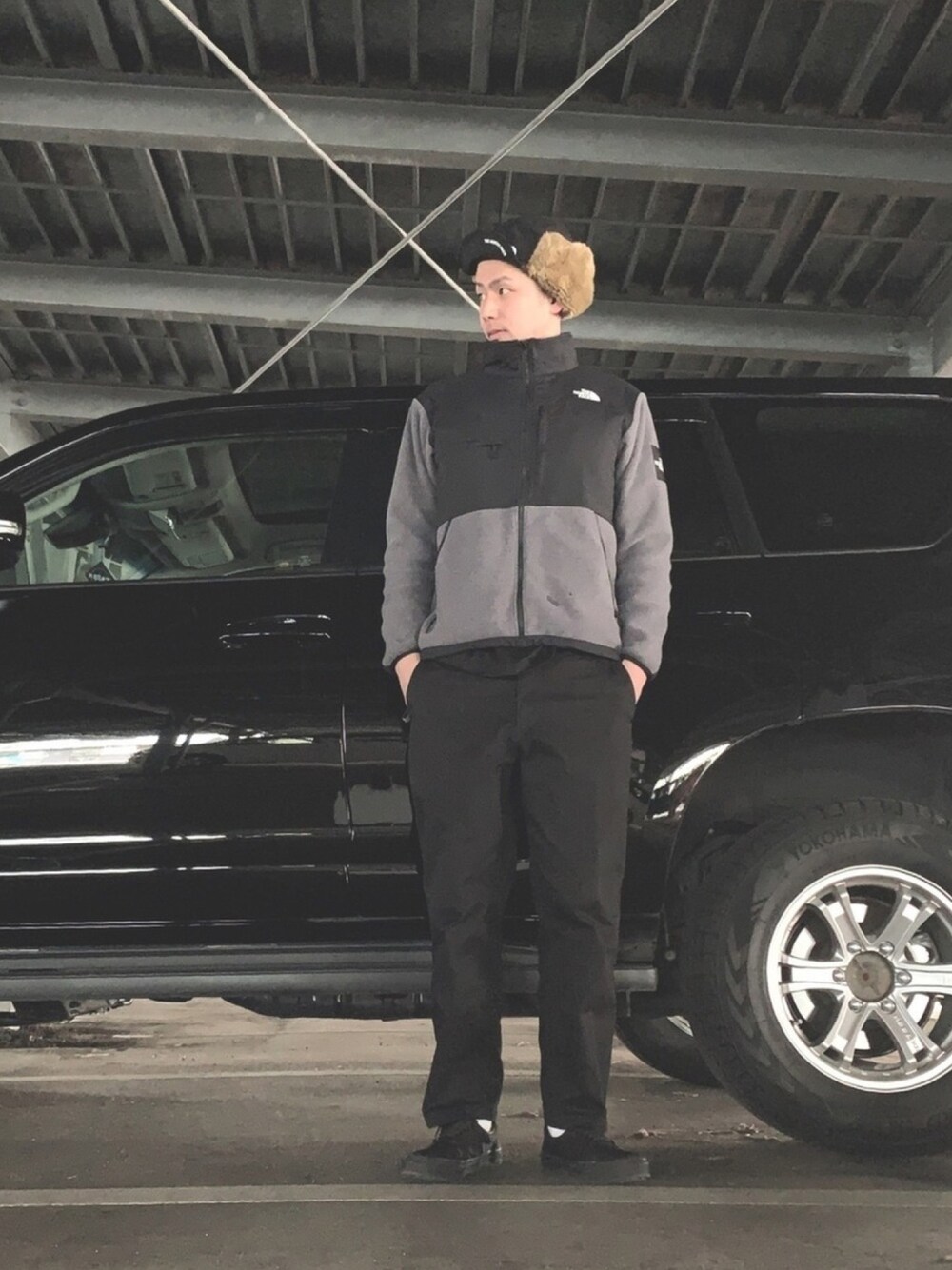「THE NORTH FACEのデナリジャケット（その他トップス、グレー系）」を使った、zooyaaaaahさん（メンズ・183cm）の冬コーディネートの1枚目の写真