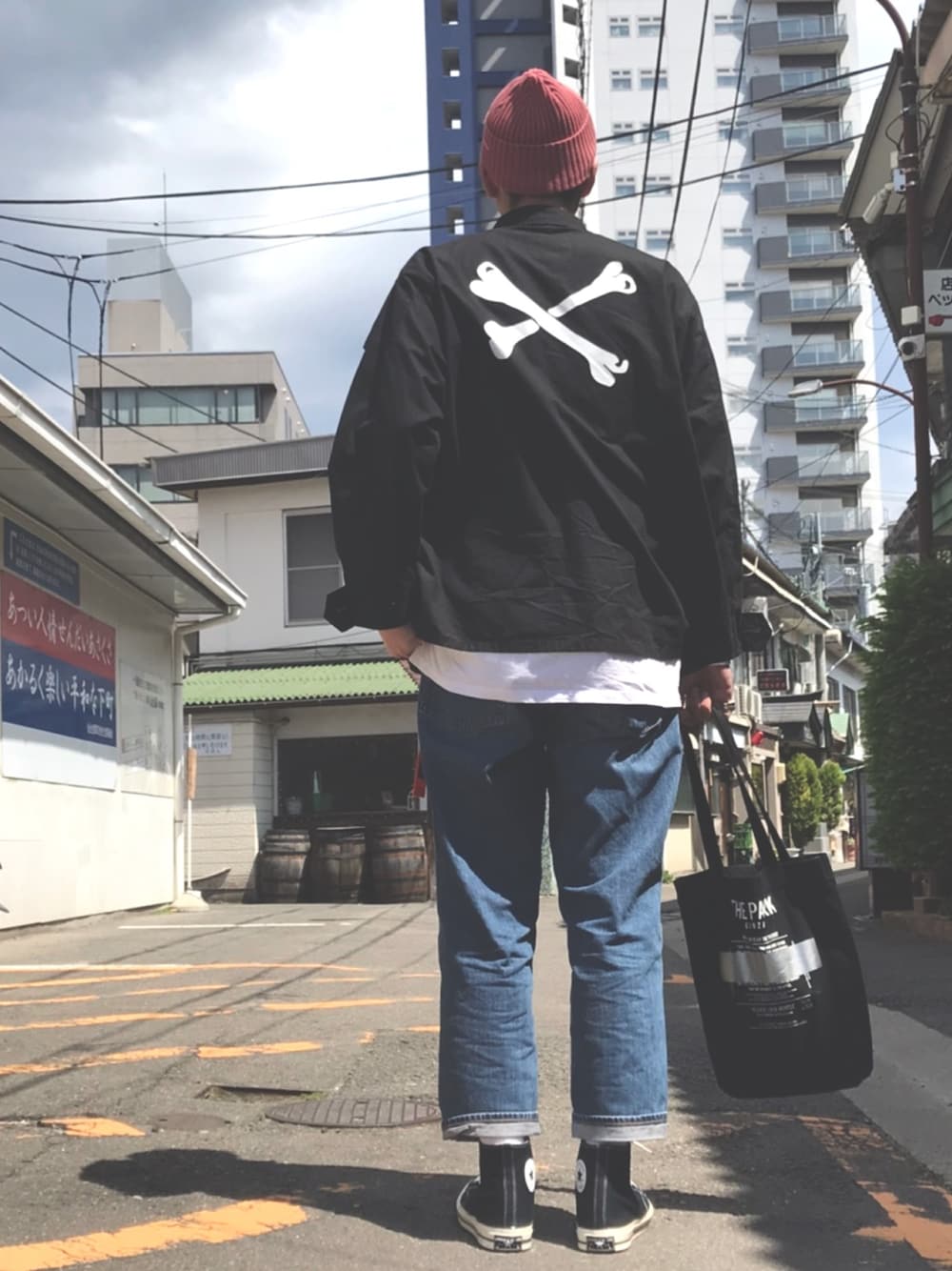 「休日スタイル、UNIQLO、ユニクロ、wtaps、ダブルタップス、supreme、Supreme(シュプリーム)、シュプリーム、コンバース、ct70」｜「WTAPSのアイテム（トップス、ブラック系）」を使った、zooyaaaaahさん（メンズ・183cm）の春コーディネートの1枚目の写真