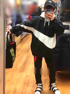 「NIKE（ナイキ）のNIKE AS M NSW JKT HD ANRK QS 【SP】（ナイロンジャケット、ブラック系）」を使った、ささん（メンズ・160cm）の冬コーディネート
