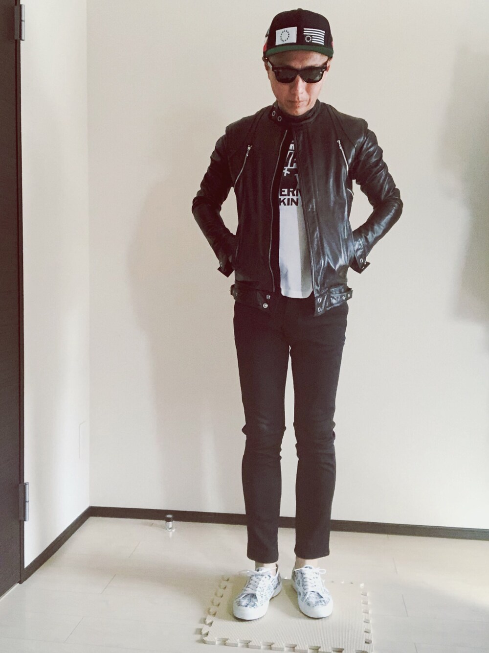 「休日スタイル、シンプルコーデ、大人カジュアル、いいね、save、フォローお願いします🤑、黒、ライダース、N.HOOLYWOOD、COMME des GARCONS、黒スキニー」｜「BLACK SCALEのアイテム（キャップ、ブラック系）」を使った、ハッピーマンさん（メンズ・168cm）の春コーディネートの1枚目の写真