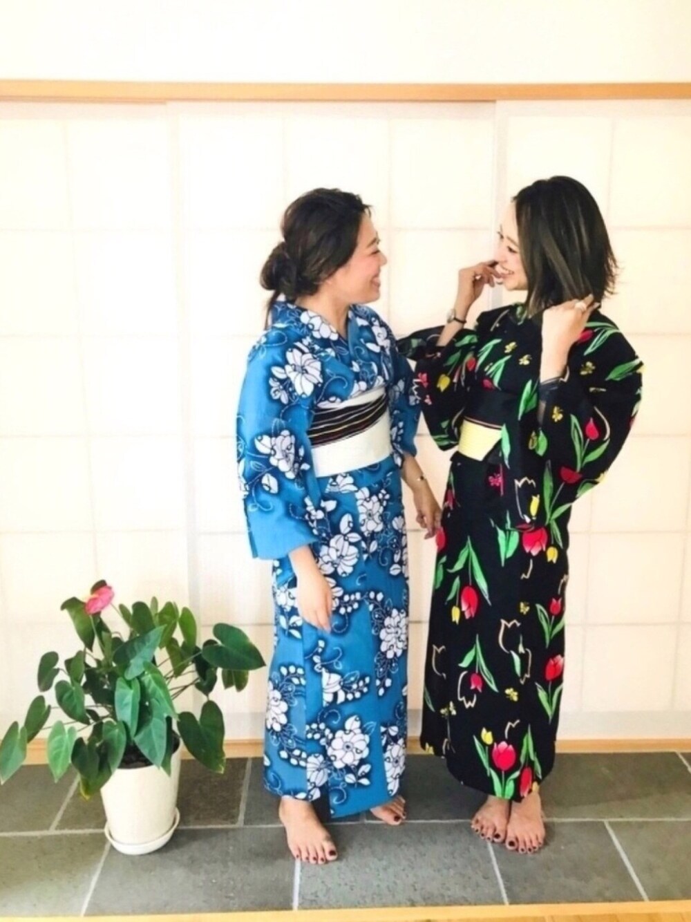 「OK、水原希子、夏、祭、花火大会、花火、お祭り、花柄、bijouets、ロンハーマン」｜「Ron Hermanのアイテム（ヘアゴム、ブラック系）」を使った、hanaさん（レディース・161cm）の夏コーディネートの1枚目の写真