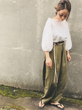 「アイテム（ビーチサンダル）」を使った、hanaさん（レディース・161cm）の秋コーディネート