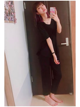 「全身黒」｜「アイテム（PC・スマホグッズ/家電）」を使った、⊿mey さん（レディース・168cm）の夏コーディネート