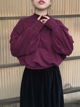 「パープル×黒」｜「アイテム（スウェット）」を使った、マリノ さん（レディース・165cm）の冬コーディネート