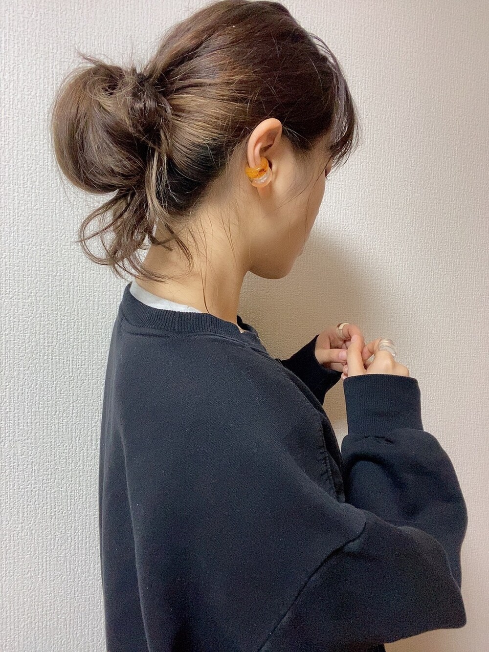 「シャツ好き集まれ、クリア、クリアピアス、クリアアクセサリー、リング、イヤーカフ、イヤカフ、スウェット、ecrum、ビッグスウェット」｜「ecrumのアイテム（イヤリング（片耳用）、ホワイト系）」を使った、マリノ さん（レディース・165cm）の夏コーディネートの1枚目の写真