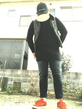 「BALENCIAGA」｜「アイテム（ダウンベスト）」を使った、Mr.Tさん（メンズ・176cm）の冬コーディネート