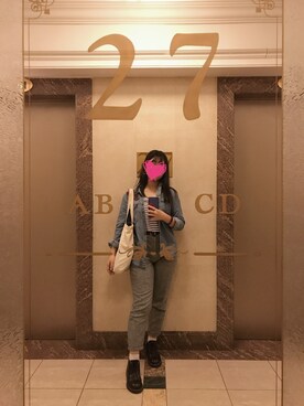 「stradivarius（ストラディバリウス）のアイテム（デニムジャケット）」を使った、Ariel WYさん（レディース・164cm）の秋コーディネート