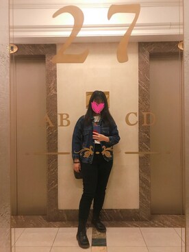 「5（ファイブ）のアイテム（デニムジャケット）」を使った、Ariel WYさん（レディース・164cm）の秋コーディネート