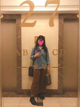「stradivarius（ストラディバリウス）のアイテム（デニムジャケット）」を使った、Ariel WYさん（レディース・164cm）の冬コーディネート