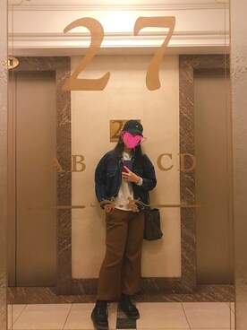 「5（ファイブ）のアイテム（デニムジャケット）」を使った、Ariel WYさん（レディース・164cm）の冬コーディネート
