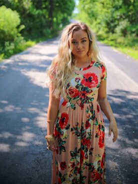 「アイテム（バングル/リストバンド）」を使った、Tiffany Rainさん（レディース・168cm・20代）の夏コーディネート