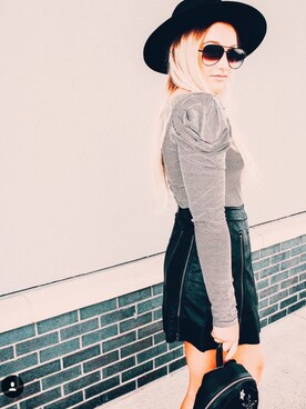 「quay（キー）のアイテム」を使った、Tiffany Rainさん（レディース・168cm）の夏コーディネート