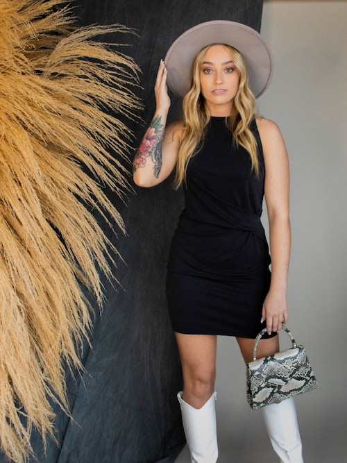 Tiffany Rain's Looks - WEAR