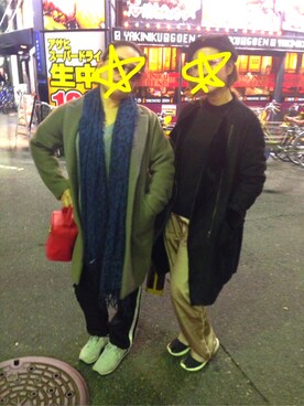 「サテンパンツ」｜「アイテム（ムートンコート）」を使った、おーてぃんさん（レディース・163cm）の冬コーディネート