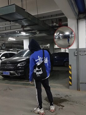 「Keith Haring（キース・ヘリング）のアイテム（バッグ）」を使った、梦想白洞さん（メンズ・176cm）の冬コーディネート