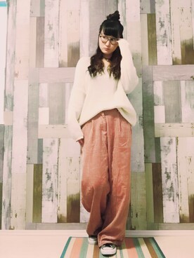 「earth music&ecology（アースミュージックアンドエコロジー）の太コールワイドパンツ（その他パンツ、ピンク系）」を使った、ｙａｔｏさん（レディース・163cm）の冬コーディネート