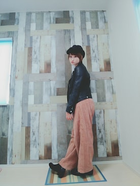 「GU（ジーユー）のアイテム（Tシャツ/カットソー、グレー系）」を使った、ｙａｔｏさん（レディース・163cm）の冬コーディネート