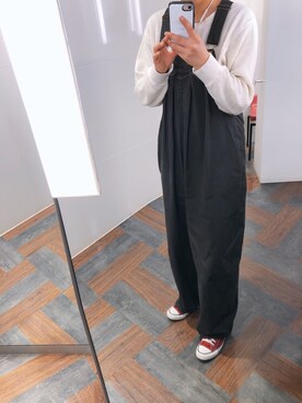 「niko and...（ニコアンド）のアイテム（サロペット/オーバーオール、ブラック系）」を使った、ななこさん（レディース・159cm）の冬コーディネート