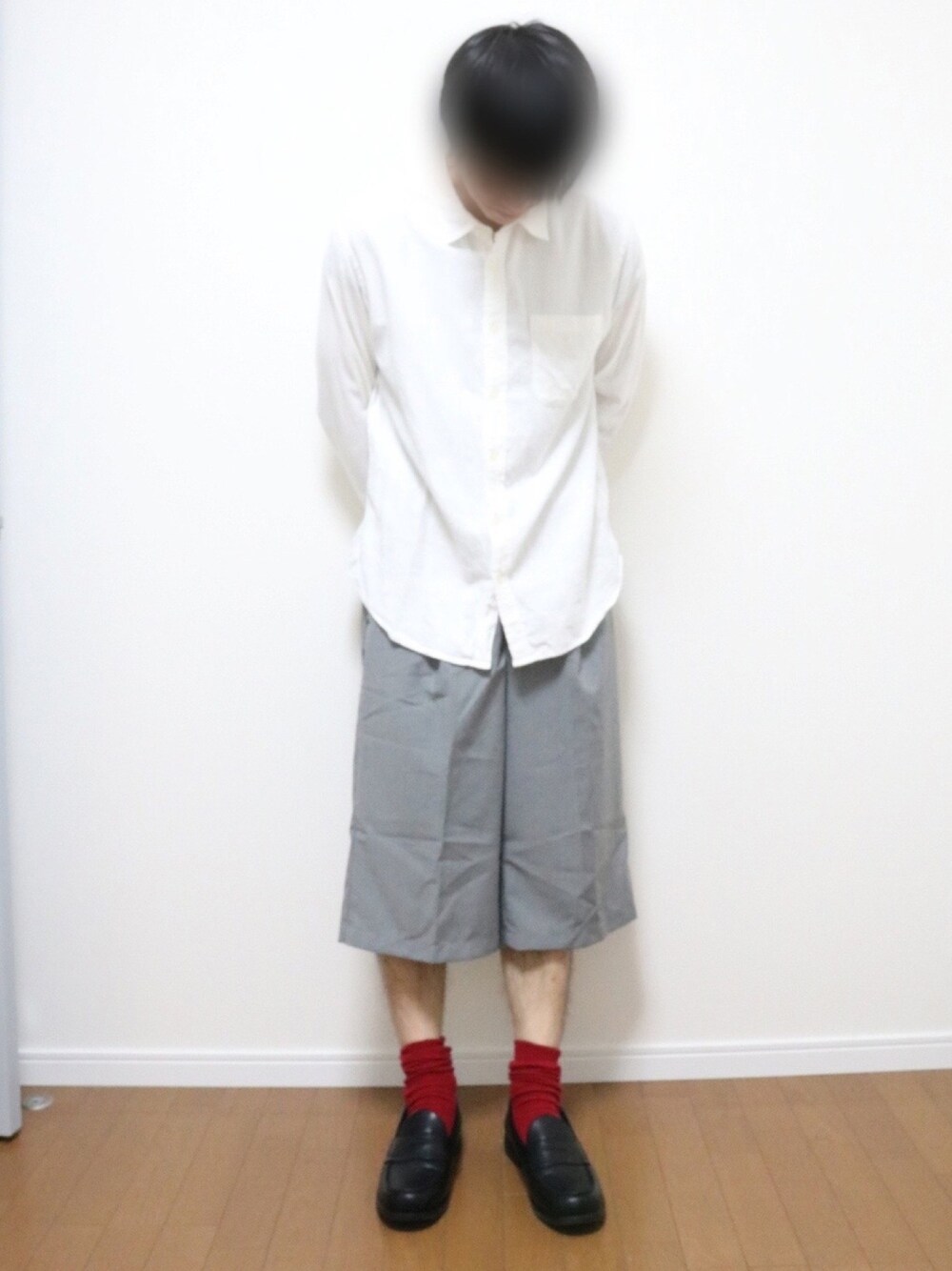 「秋のマイ旬スタイル、秋服、シンプル、ワイドパンツ、シャツスタイル」｜「GUのアイテム（シャツ/ブラウス、ホワイト系）」を使った、ちょこさん（メンズ・174cm）の秋コーディネートの1枚目の写真