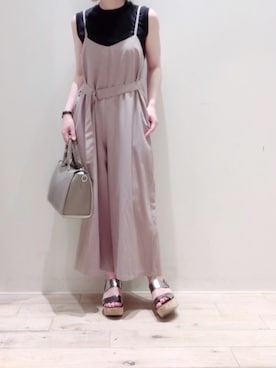 「アイテム（つなぎ/オールインワン、ベージュ系）」を使った、ERIさん（レディース・159cm）の春コーディネート
