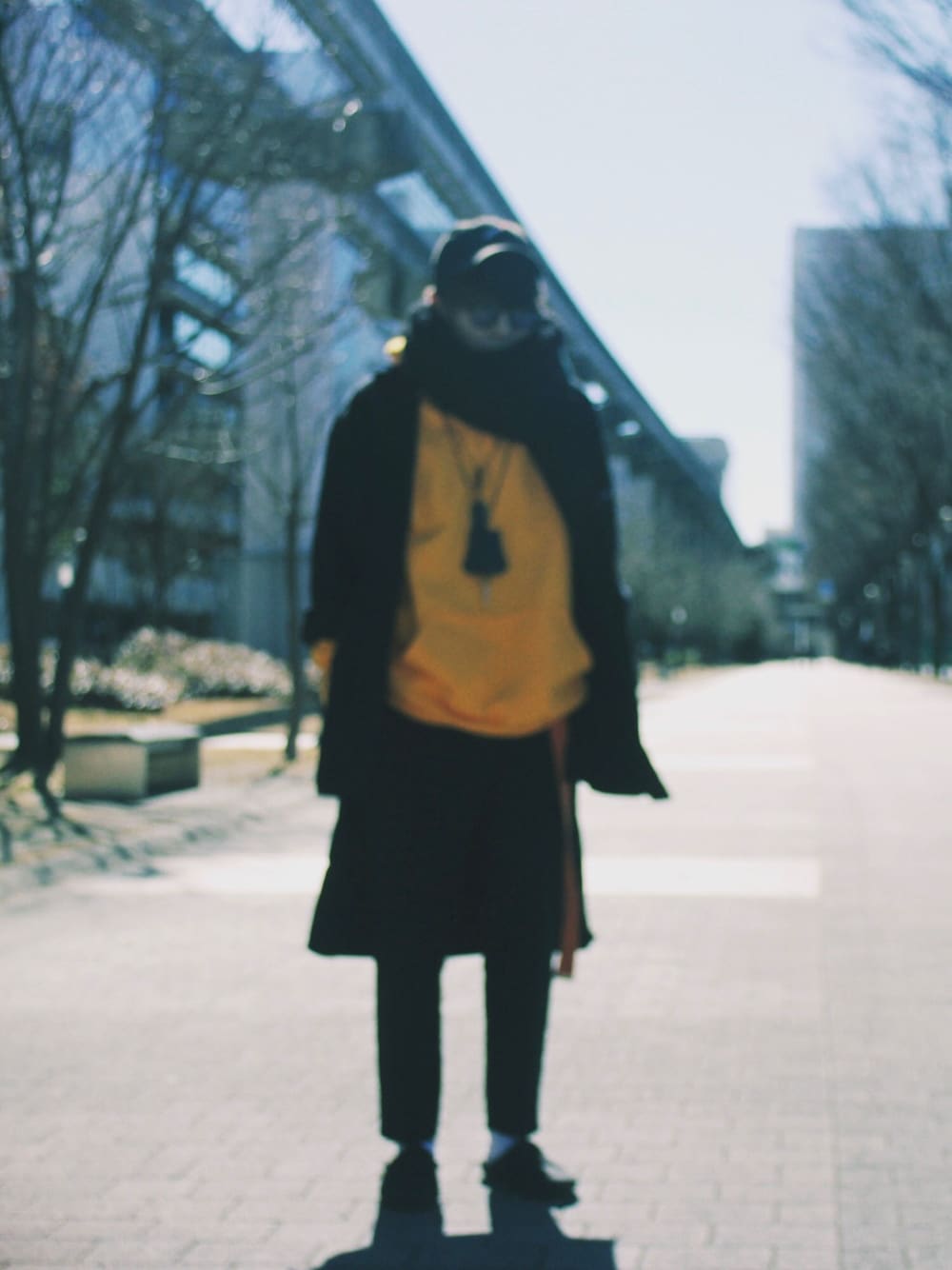 「カジュアルコーデ、HARE、yohjiyamamoto、BEAMS、name.、AUTTAA、WHO’S WHO gallery、Malifornia、春コーデ、サングラス」｜「maliforniaのアイテム（キャップ、ブラック系）」を使った、さとこんさん（メンズ・165cm）の冬コーディネートの1枚目の写真