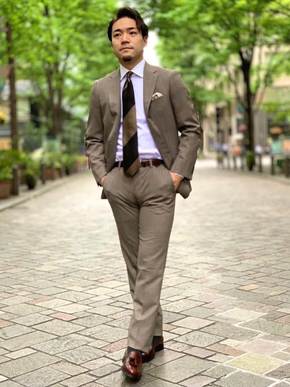 「セットアップ、シューズ、ビジネス、office、スーツ/タイ」｜「green label relaxingのスクエア バックル2 30 ベルト（ベルト、ブラウン系）」を使った、oono_yさん（メンズ・172cm）の春コーディネートの1枚目の写真