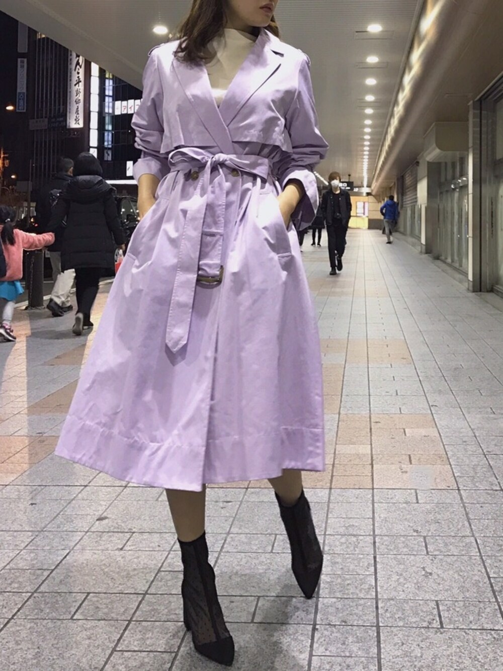 「snidel、カラートレンチ、春トレンチ、シースルーブーツ、SNIDEL 2018 Autumn Winter 2nd Collection」｜「SNIDELのトレンチコート（その他アウター、パープル系）」を使った、SNIDEL_official_snapさん（レディース・160cm）の冬コーディネートの1枚目の写真