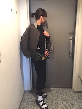 「HYKE」｜「アイテム（MA-1）」を使った、MAMIさん（レディース・168cm）の冬コーディネート