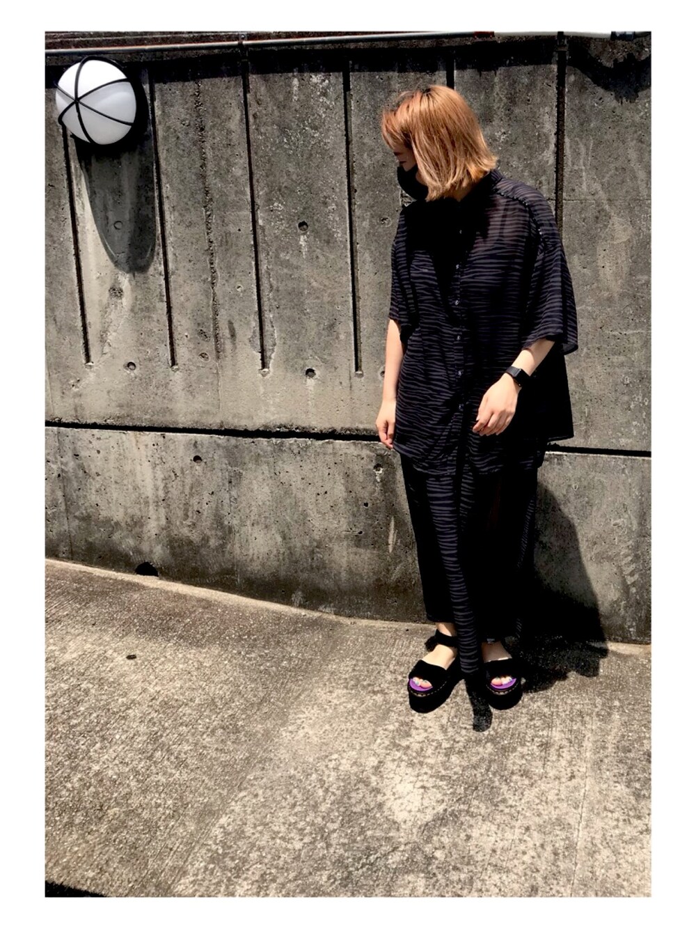「夏コーデ、休日スタイル、ootd、低身長」｜「WHO'S WHO galleryのゼブラ柄パイピングシャツ（シャツ/ブラウス、ブラック系）」を使った、Ｔ.さん（レディース・156cm）の夏コーディネートの1枚目の写真