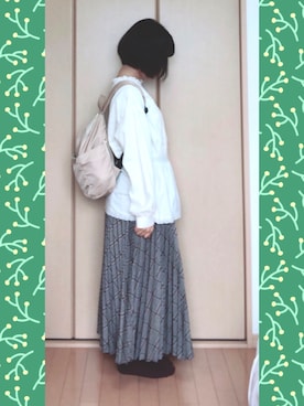 「ehka sopo（エヘカソポ）のアイテム（シャツ/ブラウス、ホワイト系）」を使った、ともさん（レディース・150cm）の秋コーディネート
