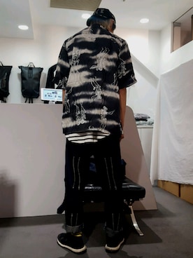 「soe（ソーイ）のアイテム（トップス）」を使った、にしおさん（メンズ・180cm）の春コーディネート