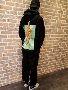 「PLEASURES（プレジャー）のアイテム」を使った、にしおさん（メンズ・180cm）の秋コーディネート