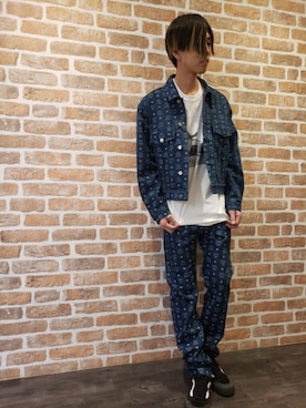 「MCM（エムシーエム）のアイテム（ジャケット/アウター）」を使った、にしおさん（メンズ・180cm）の春コーディネート