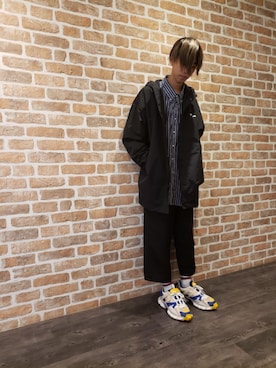 「whiteland」｜「アイテム（ステンカラーコート）」を使った、にしおさん（メンズ・180cm）の秋コーディネート