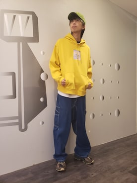 「KaneZ（ケインズ）のKaneZ/ケインズ/SMILE CAP（帽子、グリーン系）」を使った、にしおさん（メンズ・180cm）の秋コーディネート