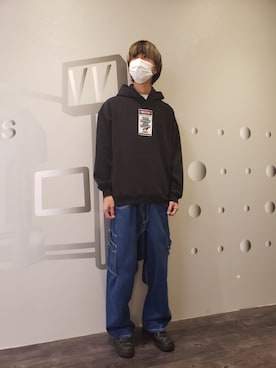 「BlackEyePatch（ブラックアイパッチ）のアイテム（パーカー）」を使った、にしおさん（メンズ・180cm）の秋コーディネート