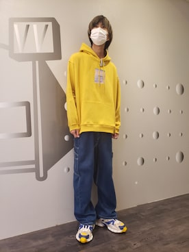 「WHITELAND（ホワイトランド）のWHITELAND/ホワイトランド/Photo Hoodie（卫衣、イエロー系）」を使った、にしおさん（メンズ・180cm）の秋コーディネート