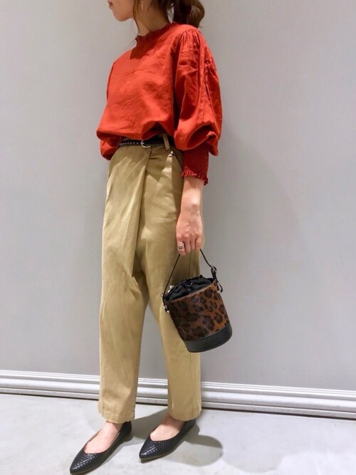 搭配上衣(橘色系)的時尚穿搭總 