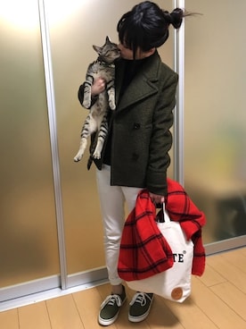 「カーキ」｜「アイテム（ピーコート）」を使った、高野軍曹さん（レディース・158cm）の冬コーディネート