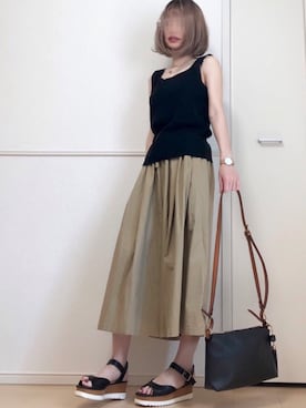 「ベージュ×ブラック」｜「アイテム（その他）」を使った、高野軍曹さん（レディース・158cm）の夏コーディネート