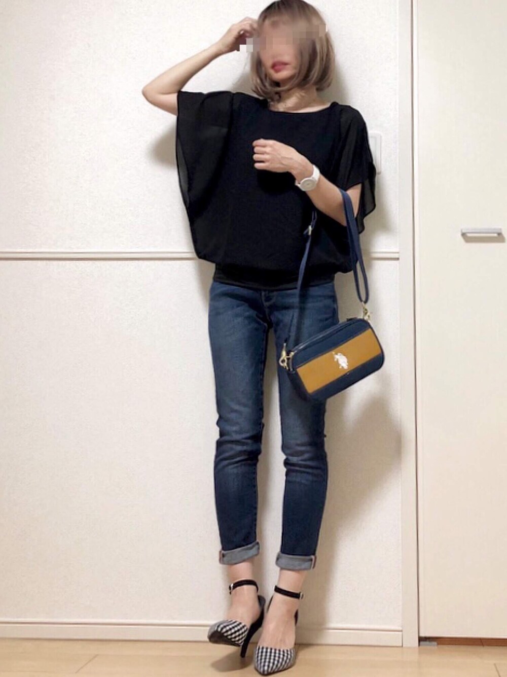「シフォントップス、JUNOAH、パンプス、ポインテッドトゥ、USポロ、デニムバッグ、petitcro、スキニーデニム、vivian 、恋ステwearコーデ」｜「LINEASTORIAの【フルウィッグ・ミディアム】HEART BEATボブ（ウィッグ、その他）」を使った、高野軍曹さん（レディース・158cm）の夏コーディネートの1枚目の写真