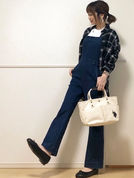 「natural couture（ナチュラルクチュール）のアイテム（サロペット/オーバーオール）」を使った、高野軍曹さん（レディース・158cm）の冬コーディネート