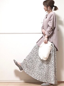 「アイテム（パンプス、グレー系）」を使った、高野軍曹さん（レディース・158cm）の春コーディネート