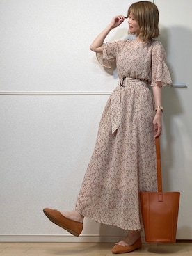 「小花柄ワンピース」｜「アイテム（バレエシューズ）」を使った、高野軍曹さん（レディース・158cm）の秋コーディネート