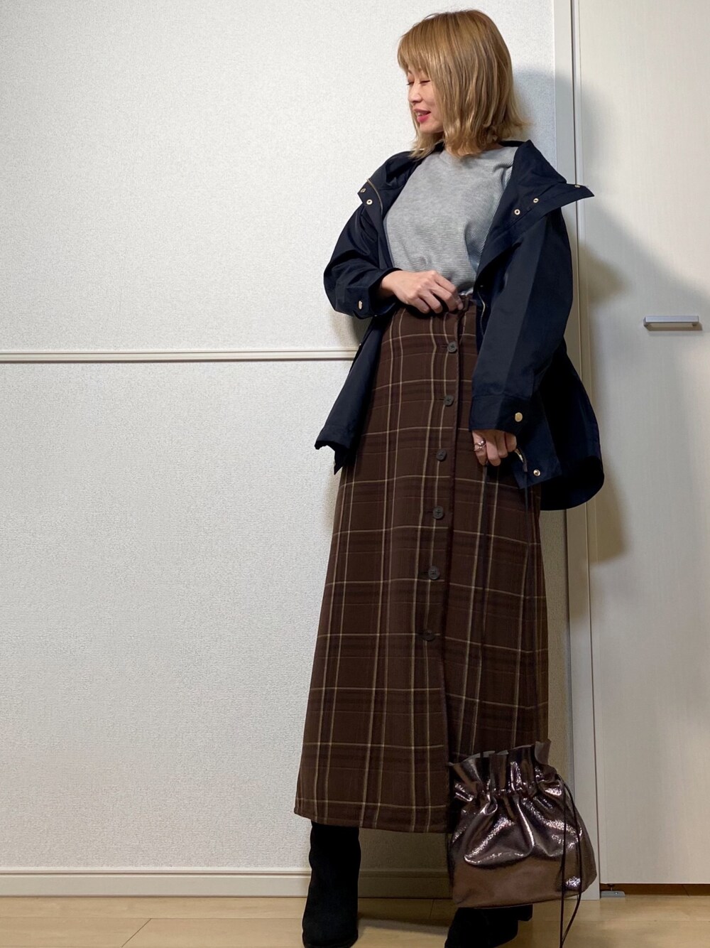 「マウンテンパーカー、サニーレーベル、Sonny　Label、ワッフルカットソー、ドルマンスリーブ、コトリカ、COTORICA.、チェックスカート、リバーシブル、台形ｽｶｰﾄ」｜「URBAN RESEARCH Sonny Labelのマウンテンパーカー（マウンテンパーカー、ブルー系）」を使った、高野軍曹さん（レディース・158cm）の秋コーディネートの1枚目の写真