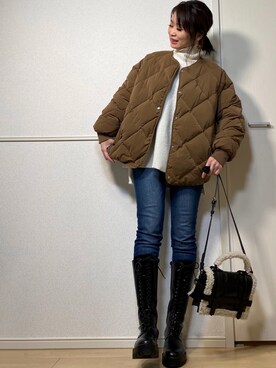 「スリットニット」｜「アイテム（ジャケット/アウター）」を使った、高野軍曹さん（レディース・158cm）の冬コーディネート