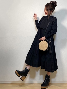 「おおぶりピアス」｜「アイテム（バッグ）」を使った、高野軍曹さん（レディース・158cm）の春コーディネート