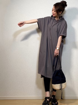 「大ぶりピアス」｜高野軍曹さん（レディース・158cm）の春コーディネート