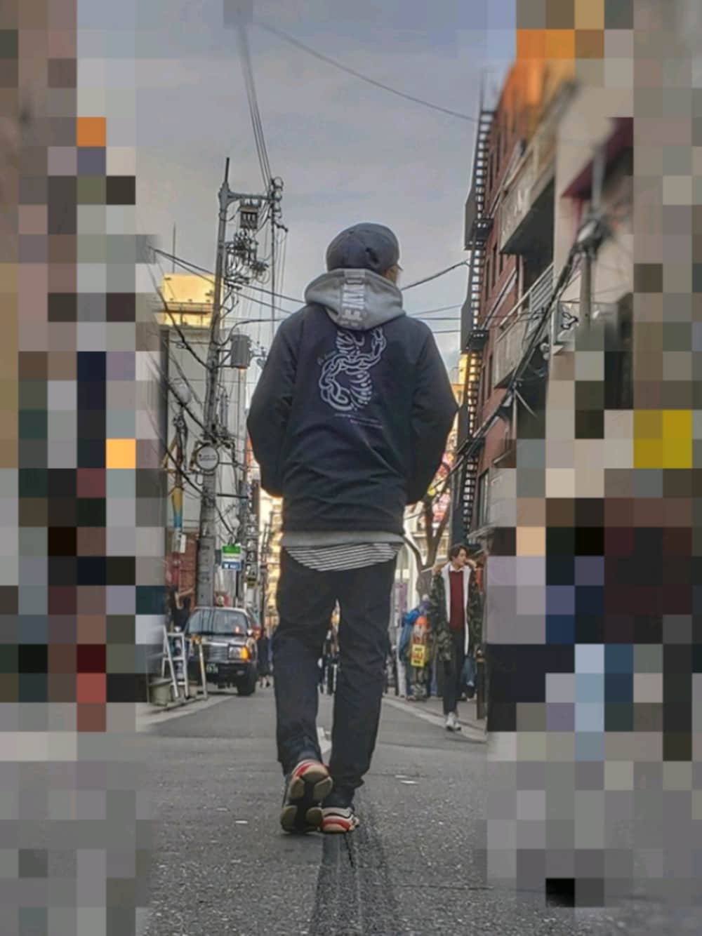 「コーチジャケット、ウロボロス、ワークパンツ、キャスケット、お洒落さんとつながりたい、大阪、レイヤードスタイル」｜「DIVINERのアイテム（ナイロンジャケット、ブラック系）」を使った、JUNさん（メンズ・172cm）の秋コーディネートの1枚目の写真