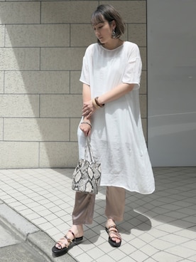 「CORNERS（コーナーズ）のヴィンテージサテンリラックスパンツ（その他パンツ）」を使った、yuminyさん（レディース・162cm）の夏コーディネート